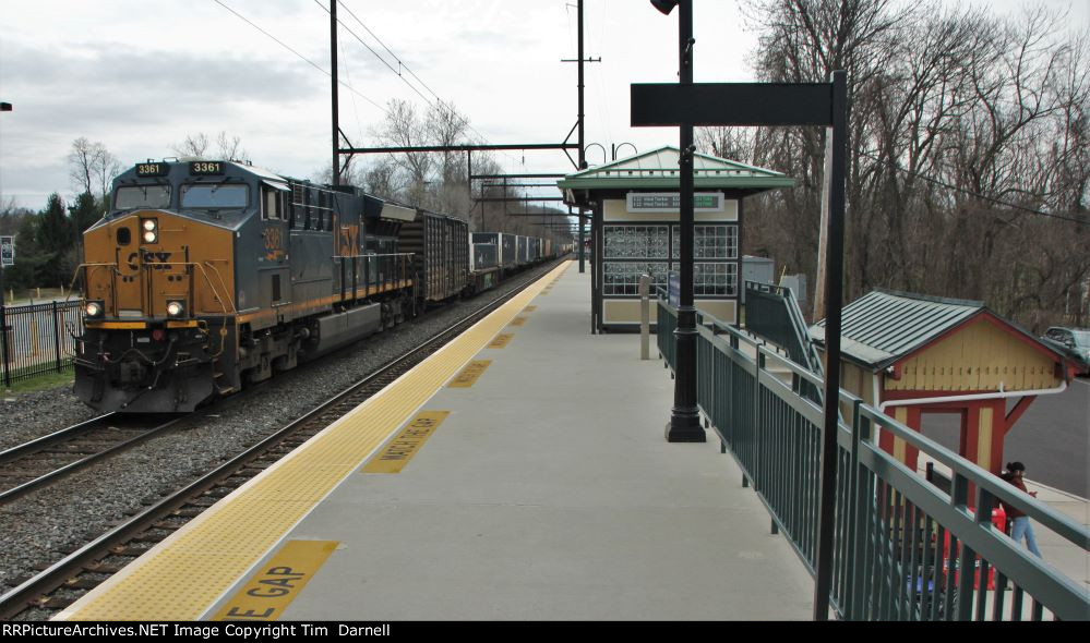 CSX 3361 leads I032